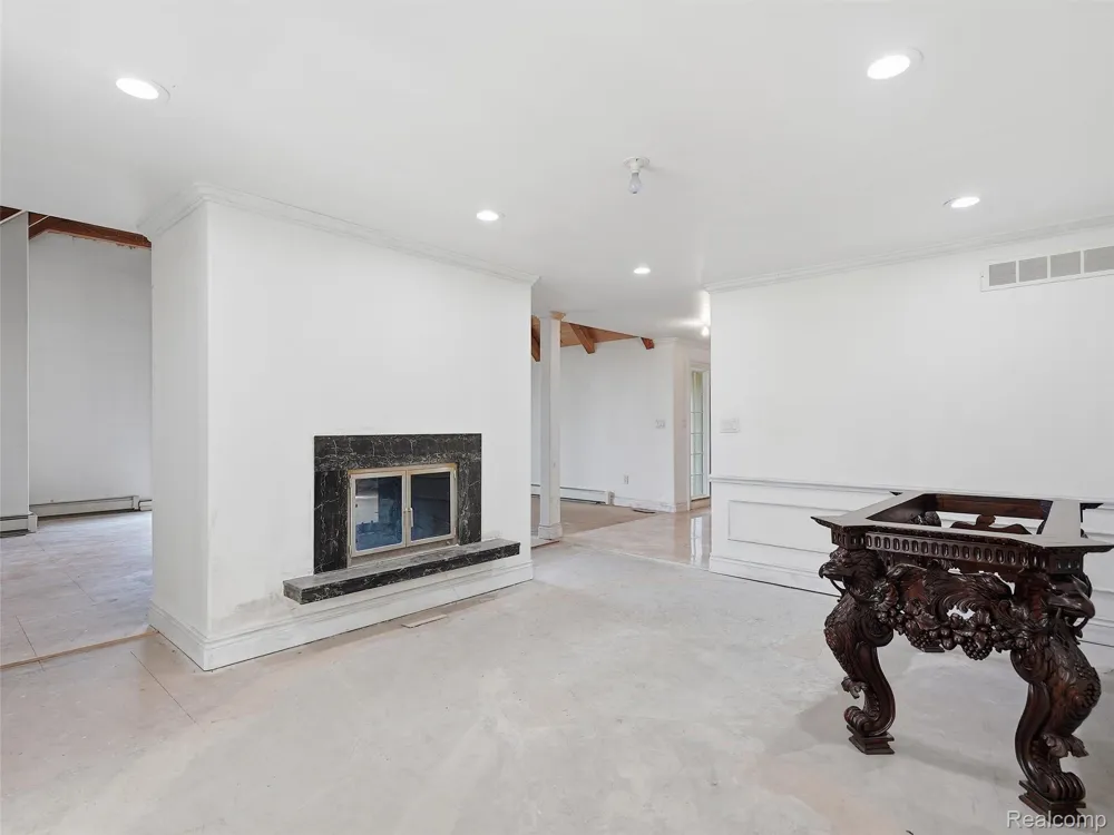61400 Romeo Plank Road Ray Township, MI 48096