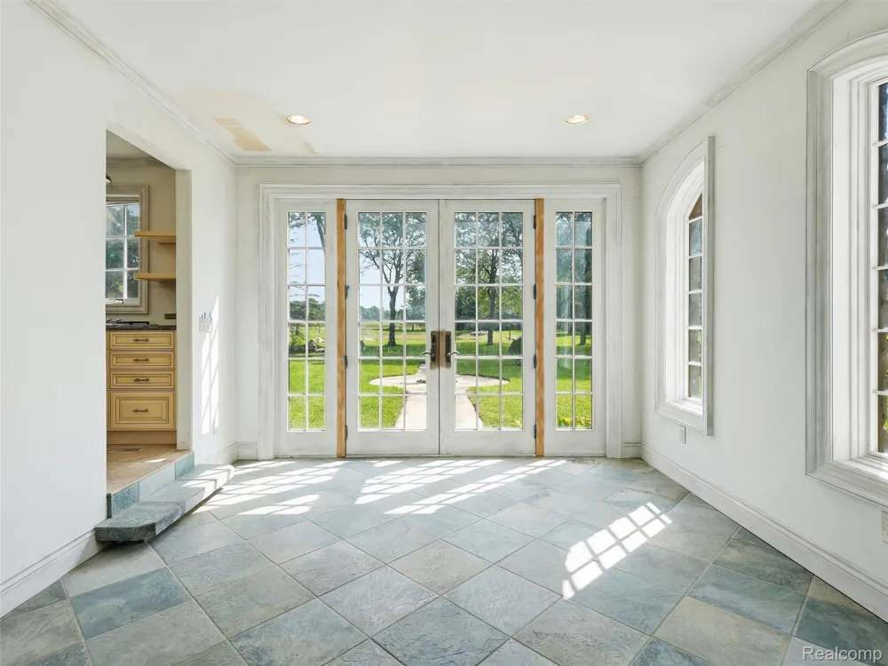 61400 Romeo Plank Road Ray Township, MI 48096