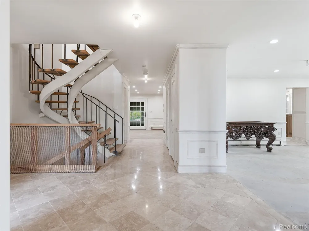 61400 Romeo Plank Road Ray Township, MI 48096