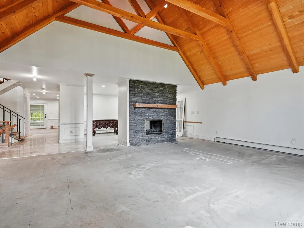 61400 Romeo Plank Road Ray Township, MI 48096