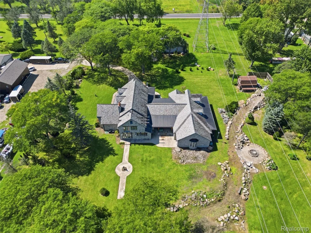 61400 Romeo Plank Road Ray Township, MI 48096