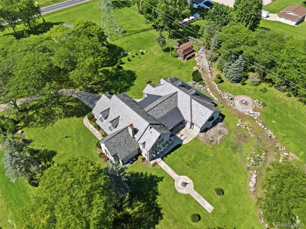 61400 Romeo Plank Road Ray Township, MI 48096