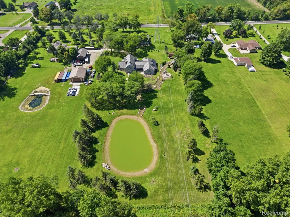 61400 Romeo Plank Road Ray Township, MI 48096
