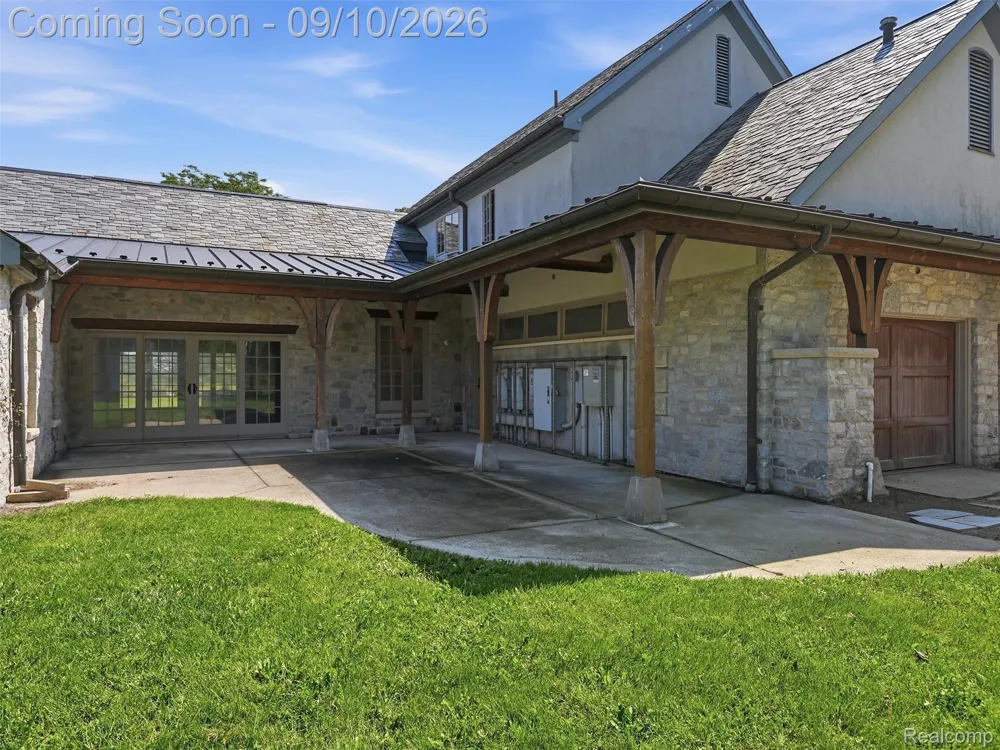 61400 Romeo Plank Road Ray Township, MI 48096