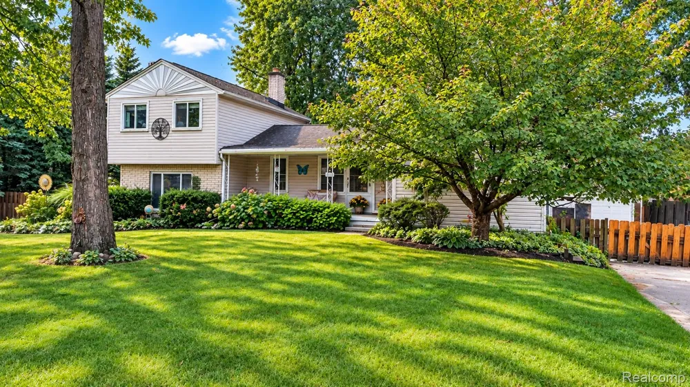 3262 Rockhaven Avenue Rochester Hills City, MI 48309