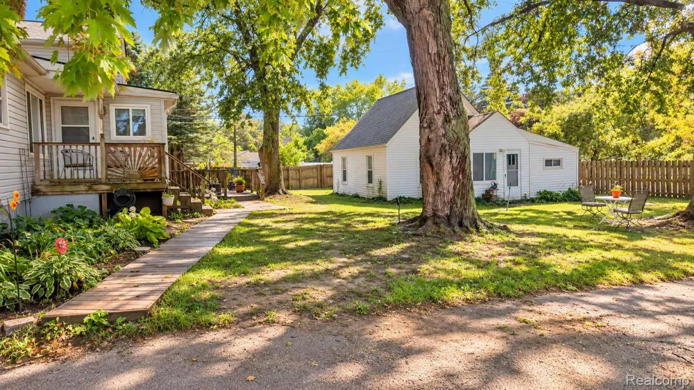 3262 Rockhaven Avenue Rochester Hills City, MI 48309