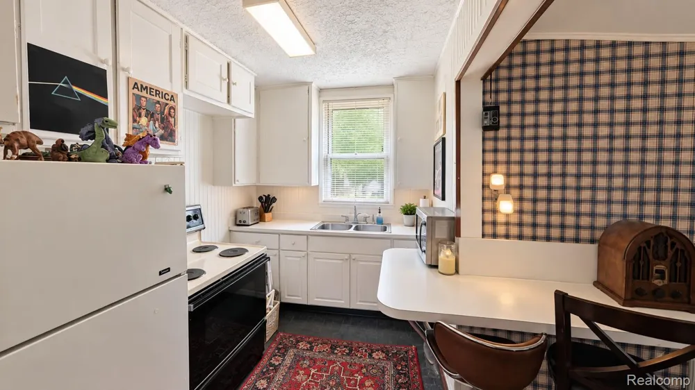 3262 Rockhaven Avenue Rochester Hills City, MI 48309