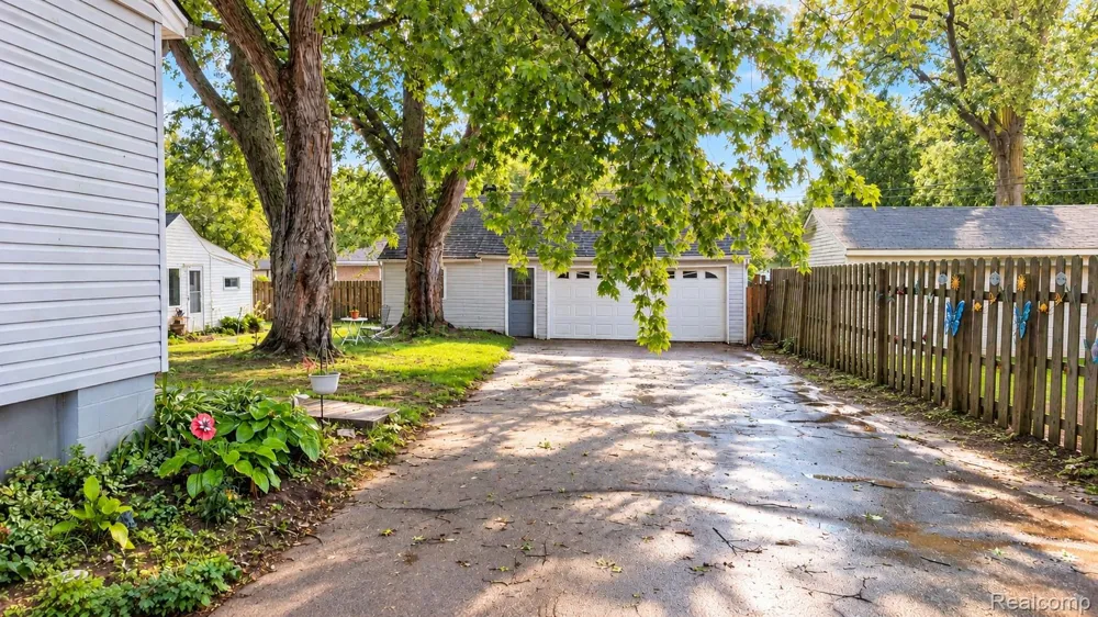 3262 Rockhaven Avenue Rochester Hills City, MI 48309