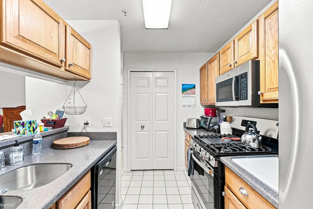 12226 Saint Andrews Way Fenton Charter Township, MI 48430