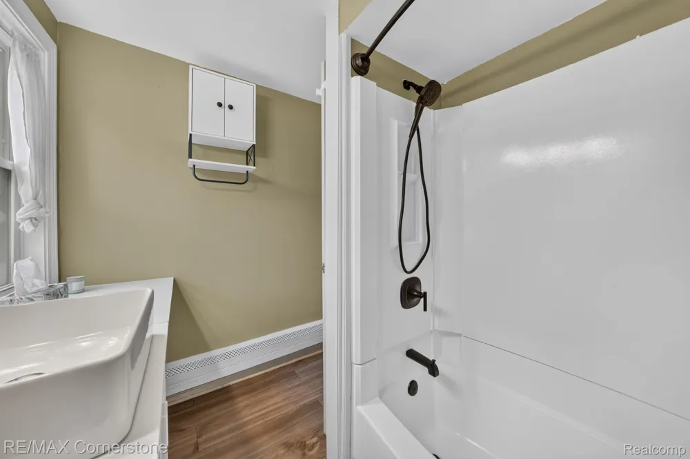 4040 Longtin Avenue Lincoln Park City, MI 48146