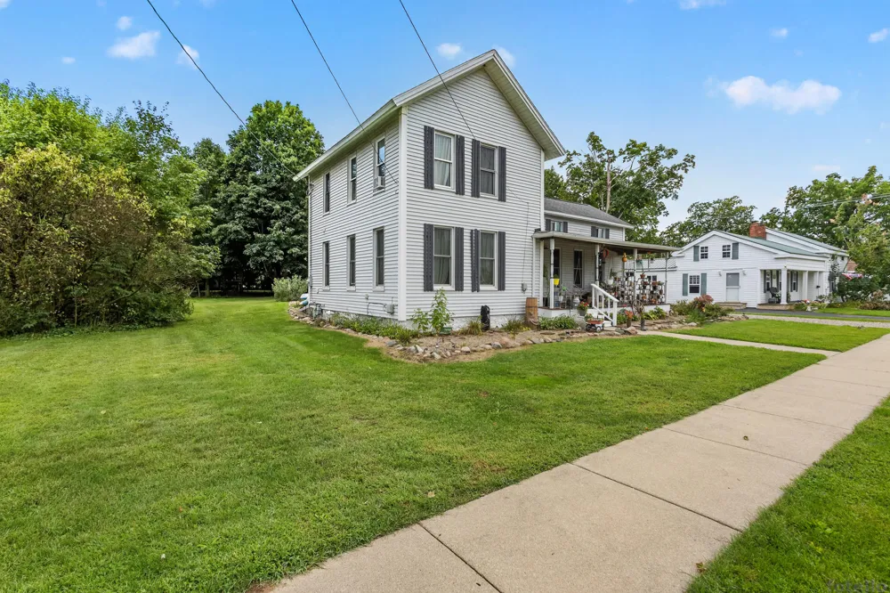 204 South Street Jonesville City, MI 49250