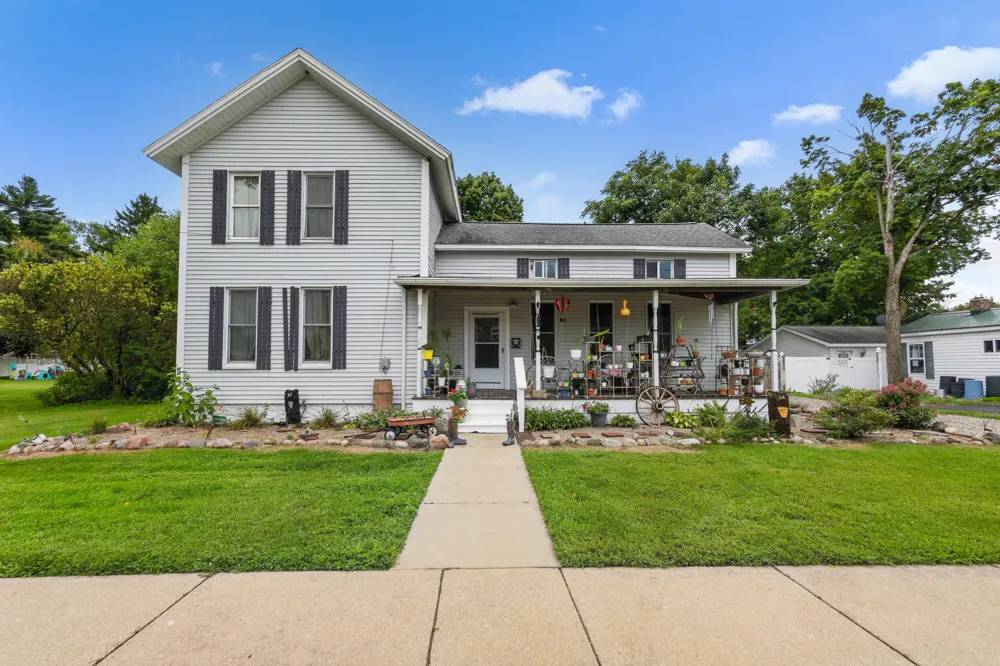 204 South Street Jonesville City, MI 49250