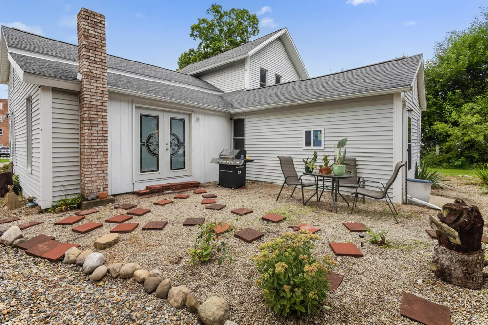 204 South Street Jonesville City, MI 49250