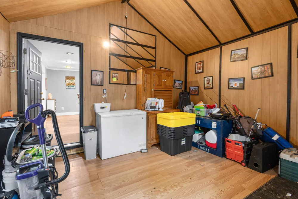 204 South Street Jonesville City, MI 49250