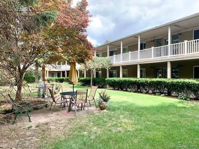 475 S Adams Road #19 Birmingham City, MI 48009