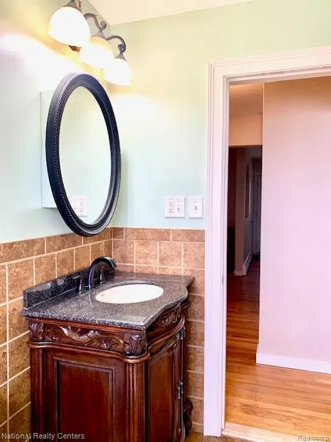 475 S Adams Road #19 Birmingham City, MI 48009