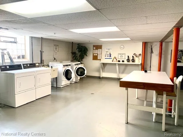 475 S Adams Road #19 Birmingham City, MI 48009