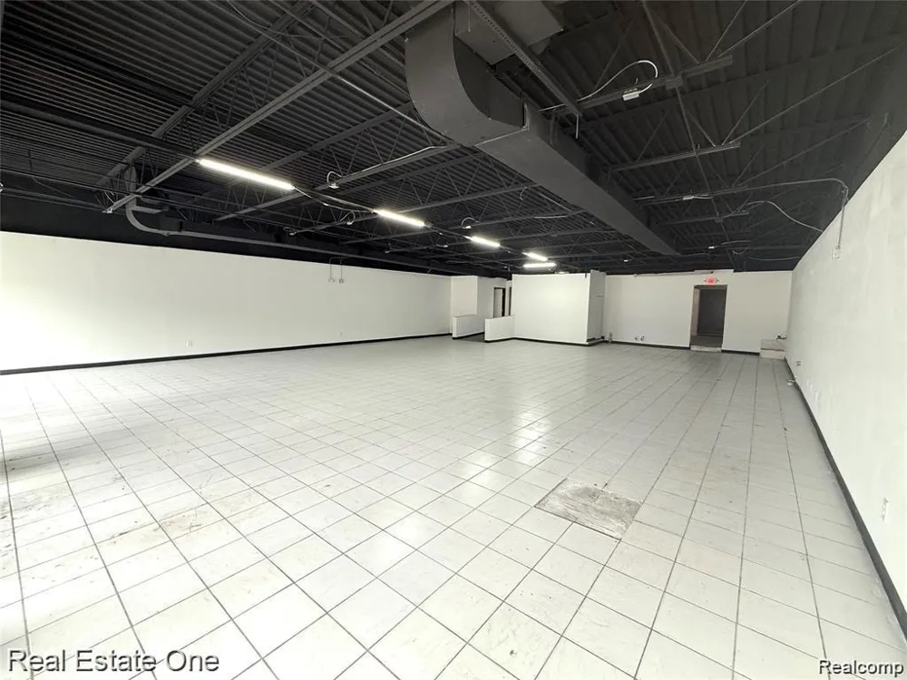 10425 W Warren Avenue Dearborn City, MI 48126
