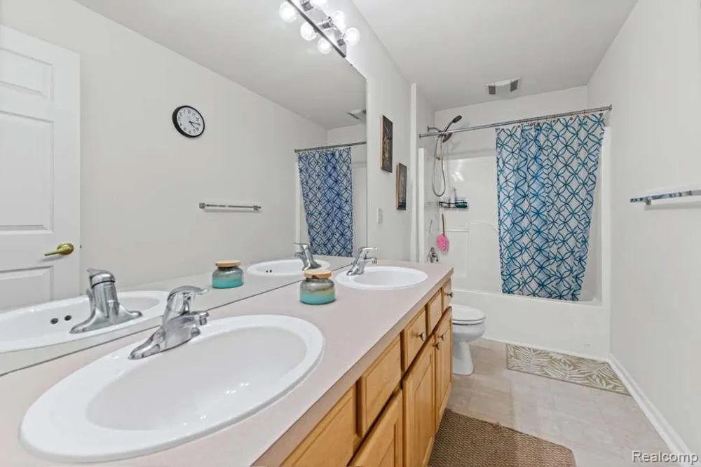 33868 Monterra Lane Sterling Heights City, MI 48312