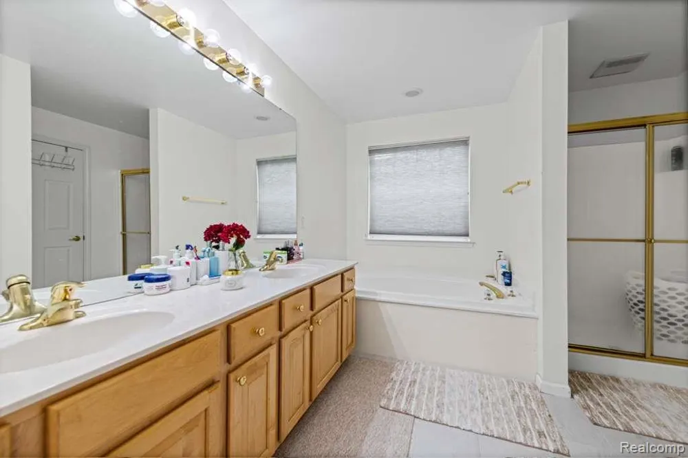 33868 Monterra Lane Sterling Heights City, MI 48312