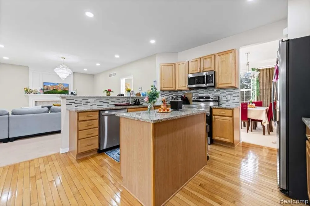 33868 Monterra Lane Sterling Heights City, MI 48312