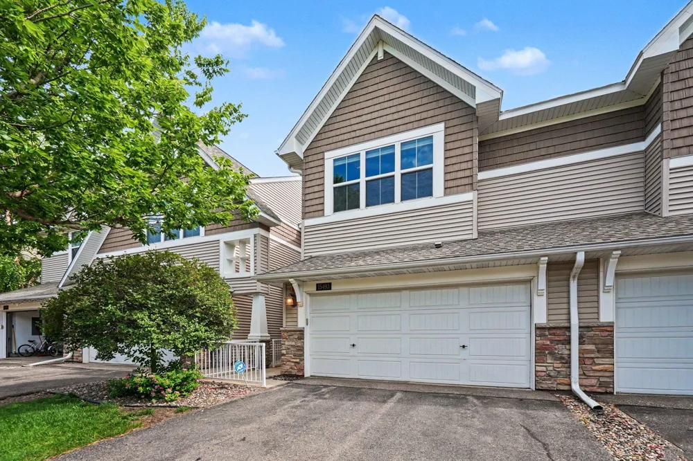 15493 June Grass Lane Eden Prairie, MN 55347