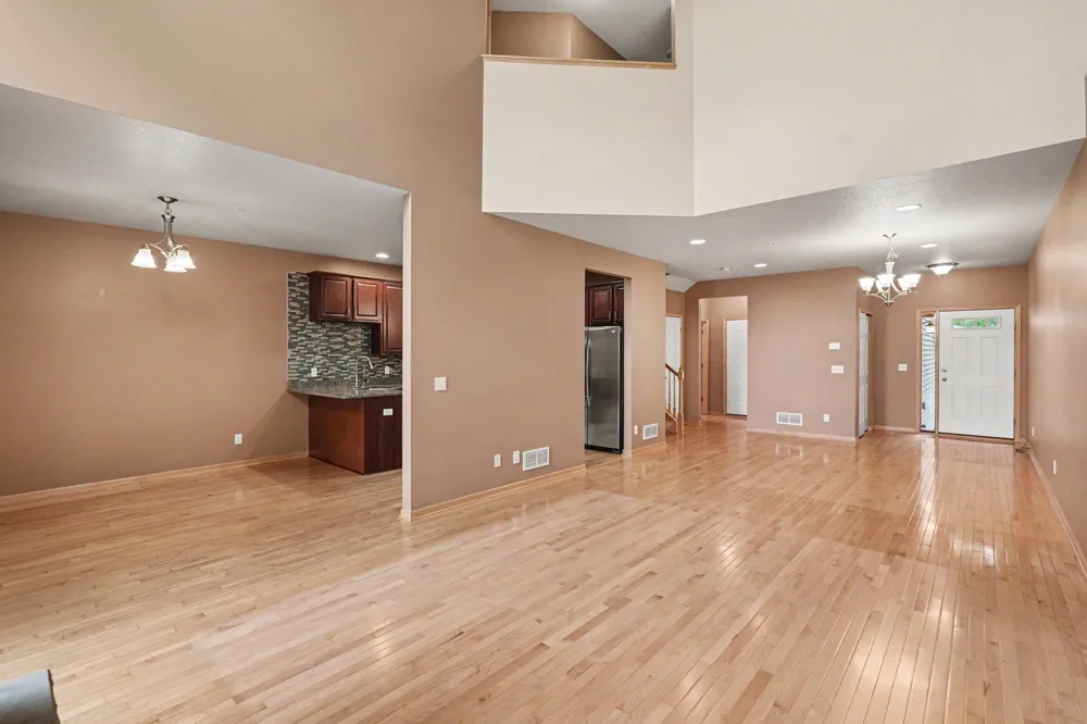 15493 June Grass Lane Eden Prairie, MN 55347