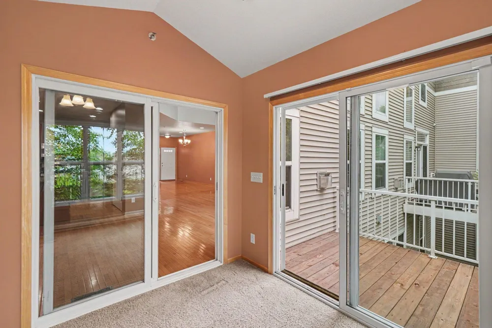 15493 June Grass Lane Eden Prairie, MN 55347