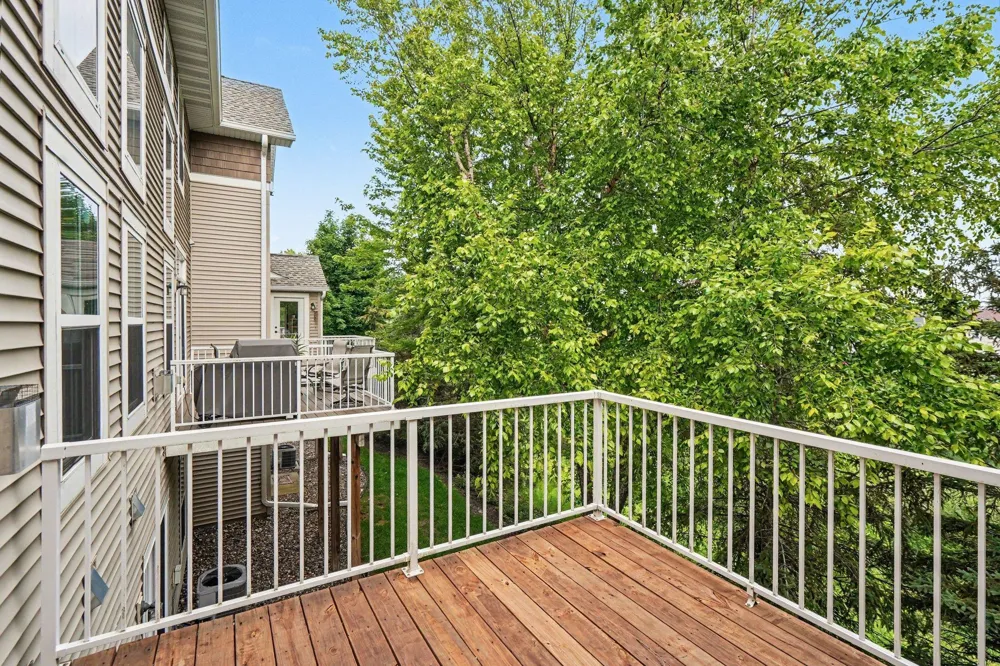 15493 June Grass Lane Eden Prairie, MN 55347