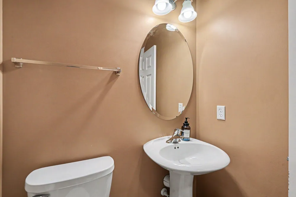 15493 June Grass Lane Eden Prairie, MN 55347
