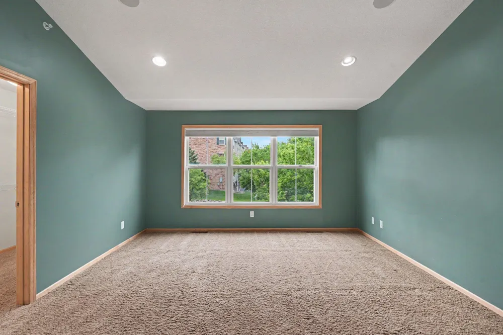 15493 June Grass Lane Eden Prairie, MN 55347