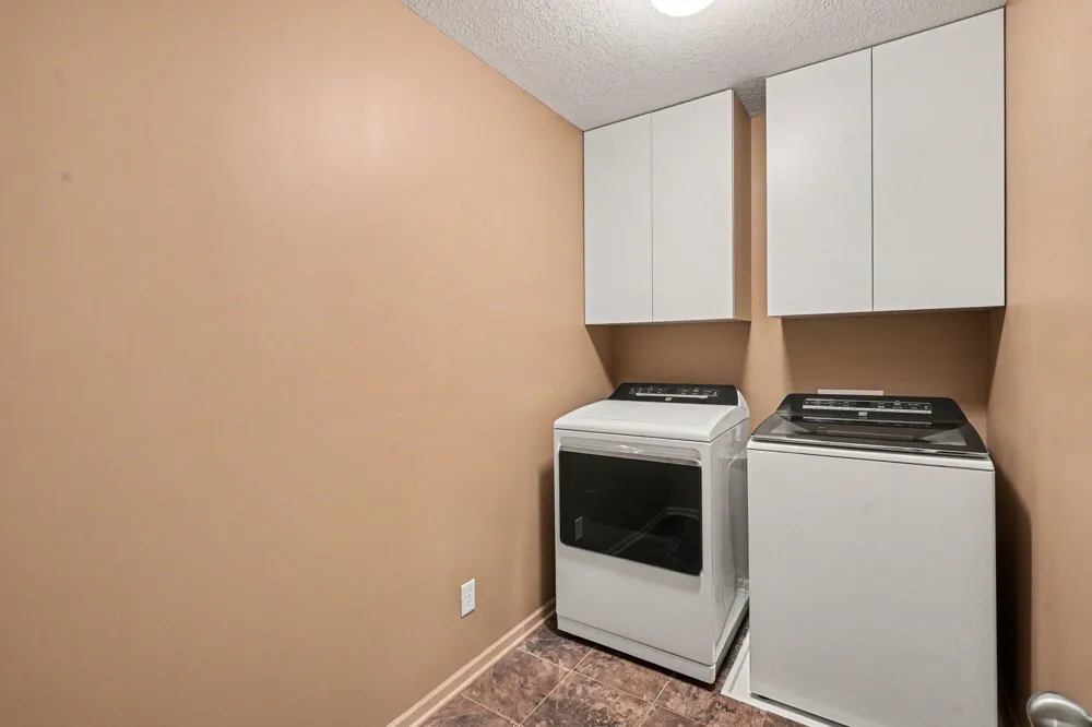 15493 June Grass Lane Eden Prairie, MN 55347