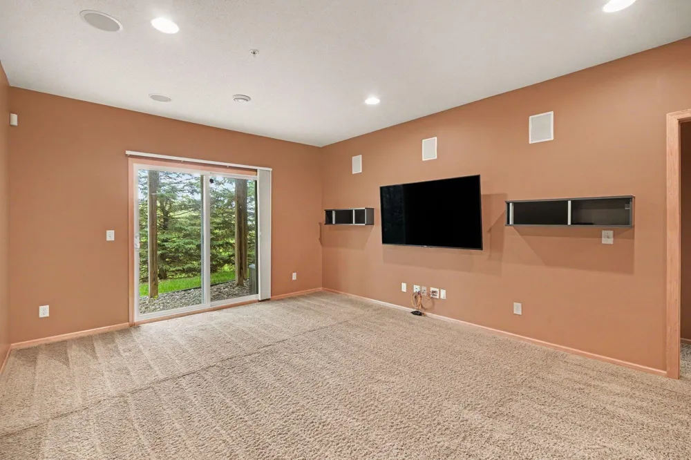15493 June Grass Lane Eden Prairie, MN 55347