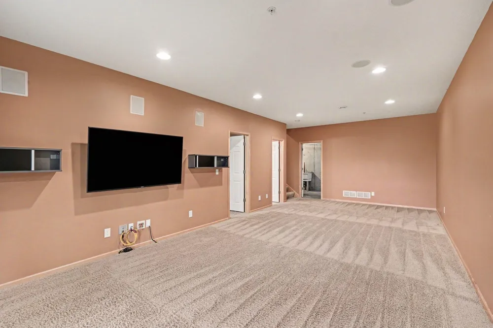 15493 June Grass Lane Eden Prairie, MN 55347