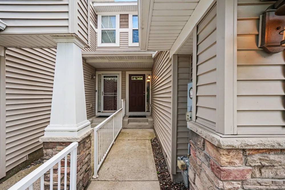 15493 June Grass Lane Eden Prairie, MN 55347