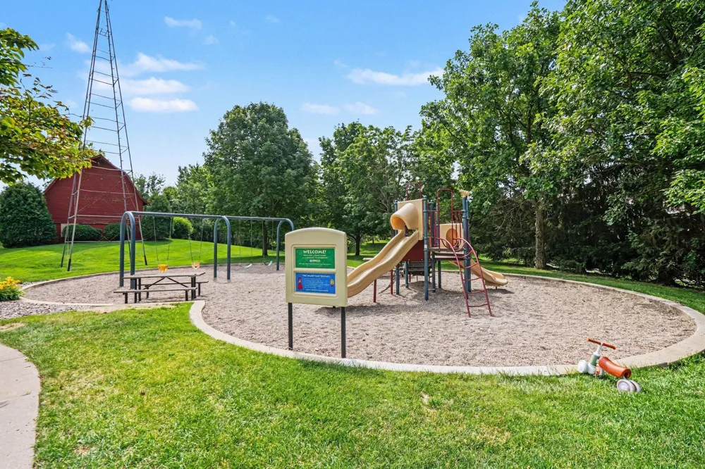 15493 June Grass Lane Eden Prairie, MN 55347