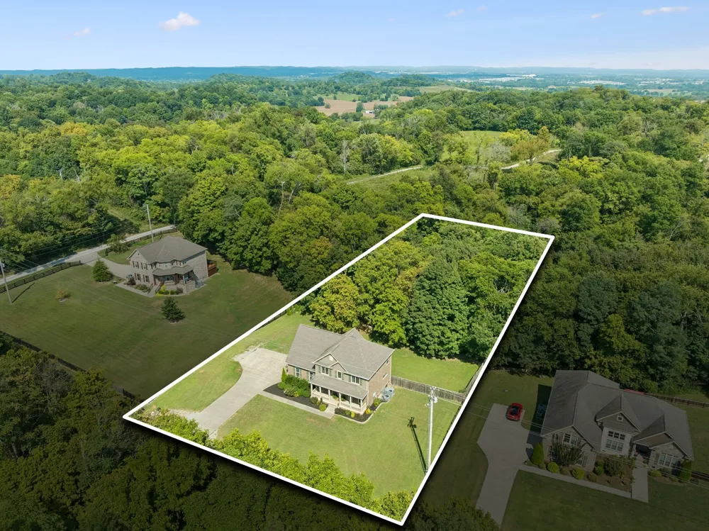 1394 Theta Pike Columbia, TN 38401
