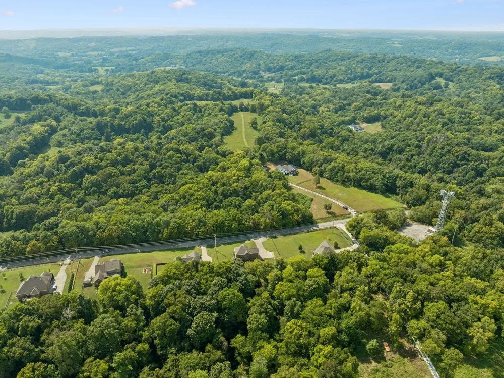 1394 Theta Pike Columbia, TN 38401