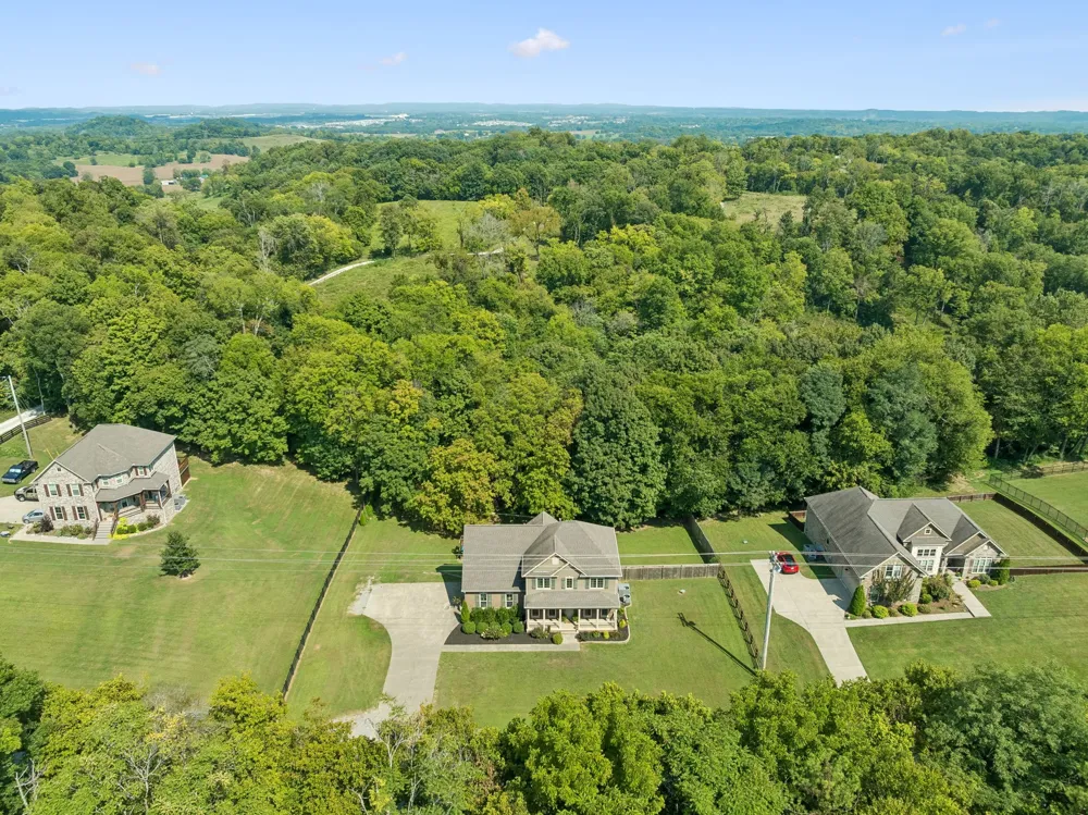 1394 Theta Pike Columbia, TN 38401