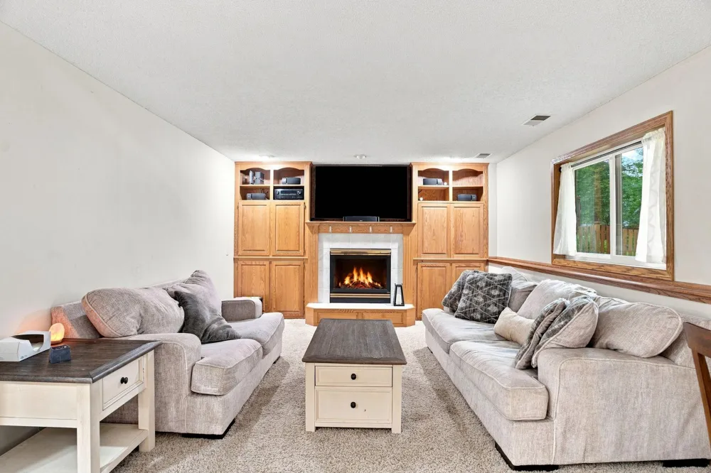 14631 Meadowood Drive Savage, MN 55378