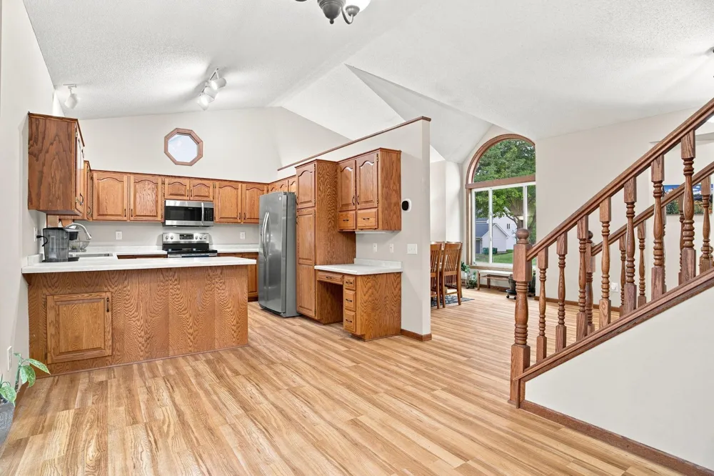 14631 Meadowood Drive Savage, MN 55378
