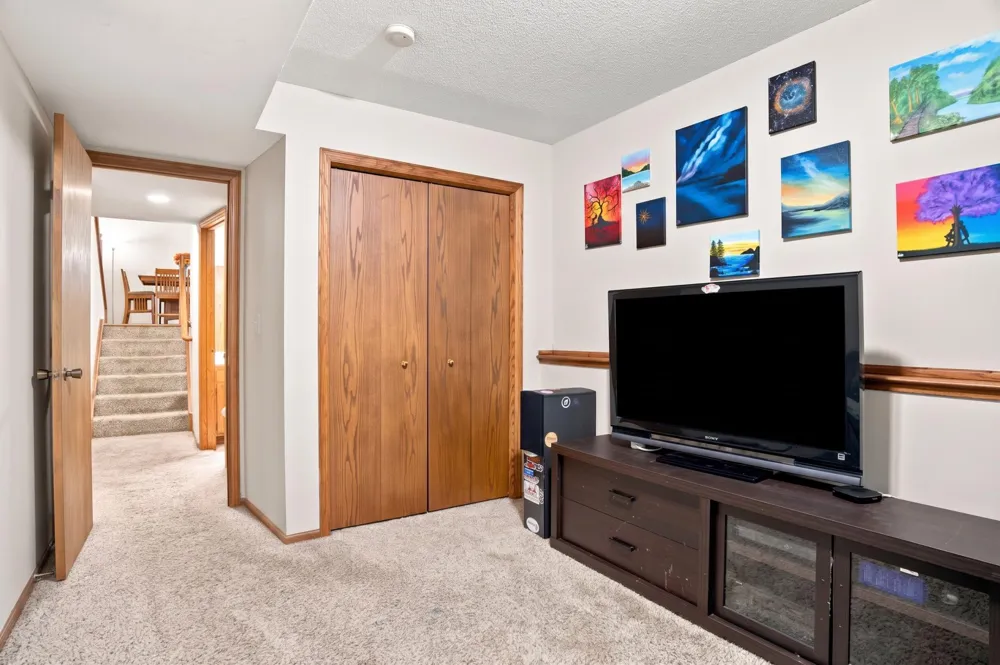 14631 Meadowood Drive Savage, MN 55378