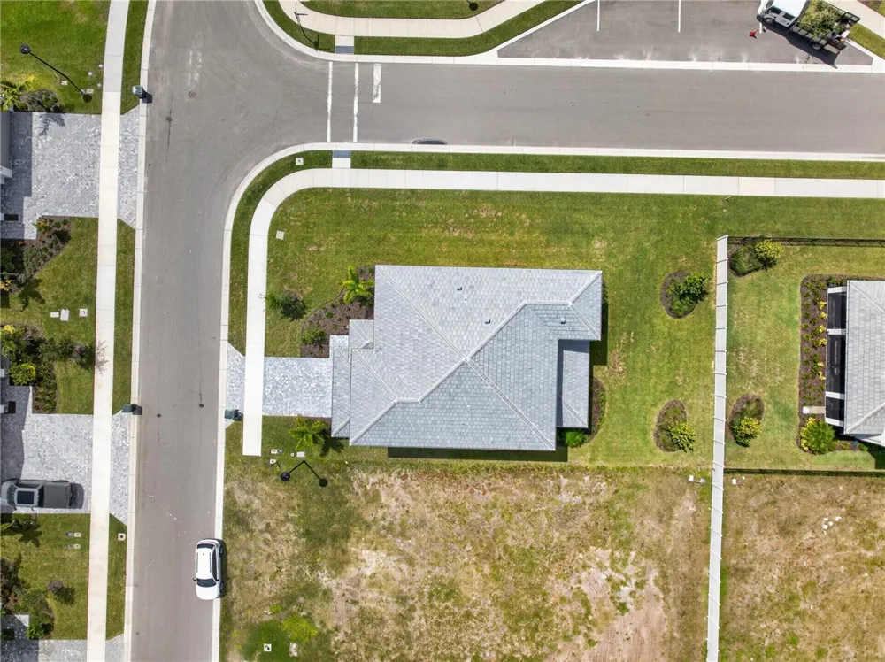 7595 SEAHAWK AVENUE Sarasota, FL 34241