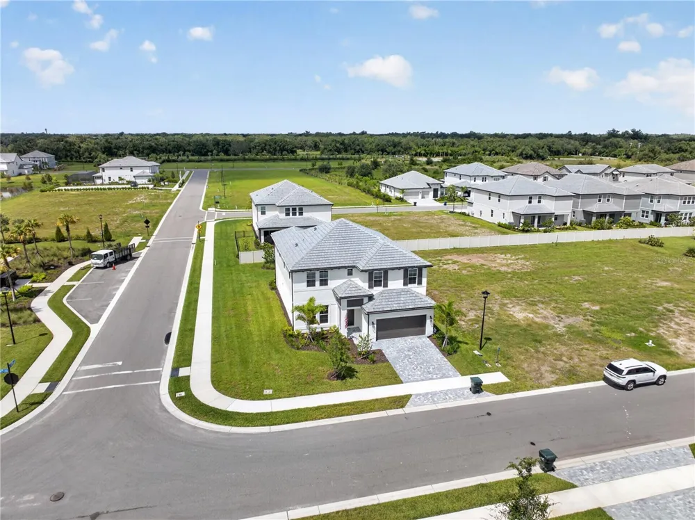 7595 SEAHAWK AVENUE Sarasota, FL 34241