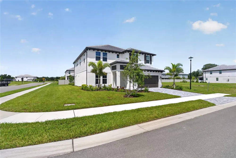 7595 SEAHAWK AVENUE Sarasota, FL 34241