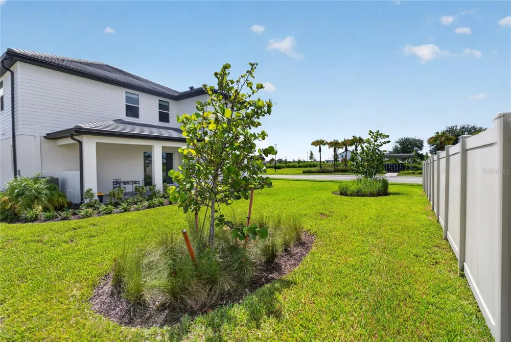 7595 SEAHAWK AVENUE Sarasota, FL 34241