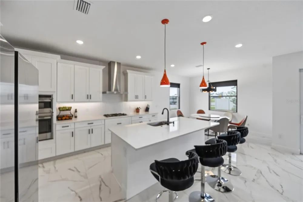 7595 SEAHAWK AVENUE Sarasota, FL 34241