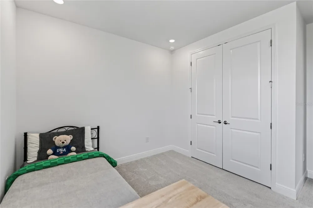 7595 SEAHAWK AVENUE Sarasota, FL 34241