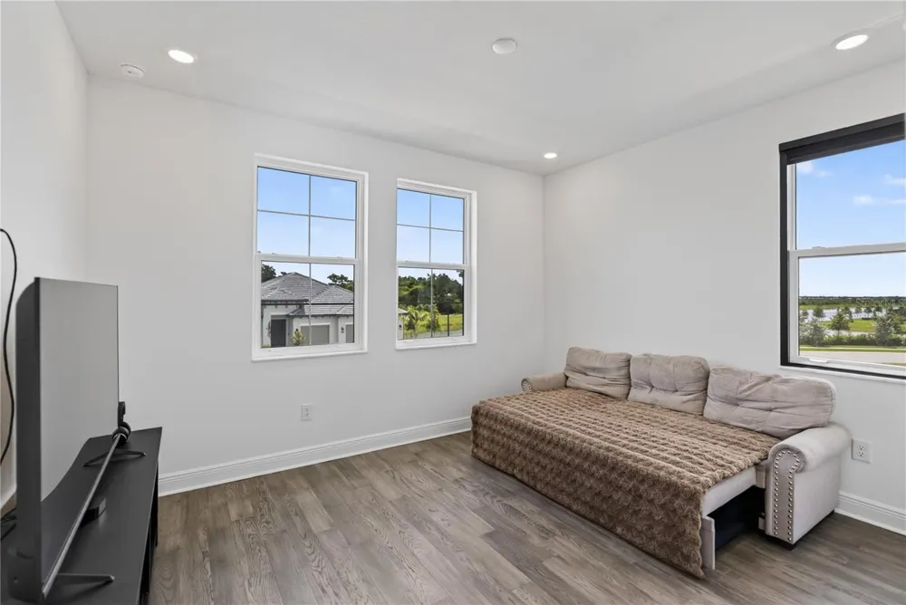 7595 SEAHAWK AVENUE Sarasota, FL 34241