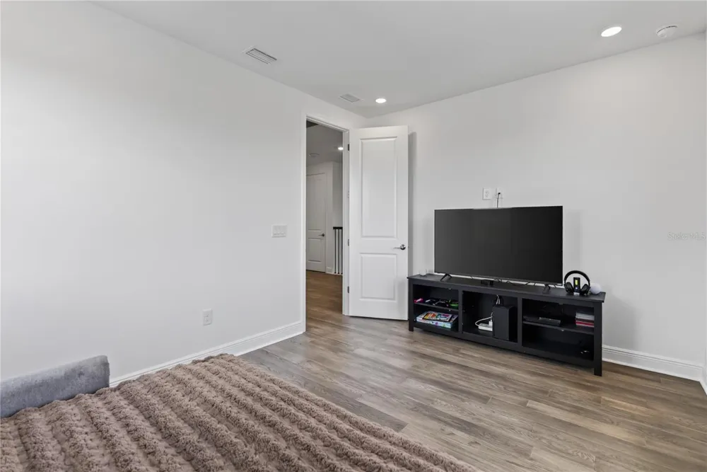 7595 SEAHAWK AVENUE Sarasota, FL 34241